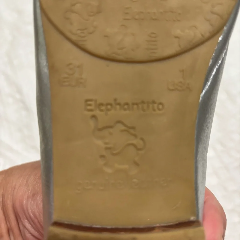 Elephantito girl’s silver classic Mary Jane shoes size 1